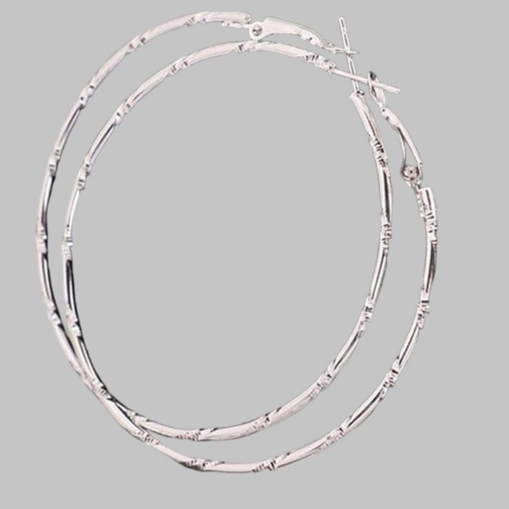Silver hoop earrings Circle Round Big Hoop Earrings 50mm NWT - Picture 5 of 6